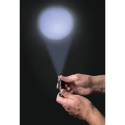 Kieszonkowa latarka CREE 3W - kolor czarny