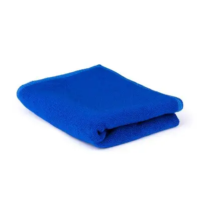 Niebieski ręcznik o wysokiej chłonności