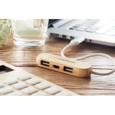 hub USB z podwójnym wejściem kolor drewniany